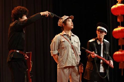 艺设杏悦同学饰演的英勇不屈的方志敏